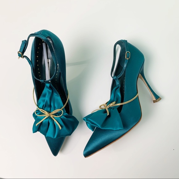 Manolo Blahnik Shoes - MANOLO BLAHNIK CORTINA CURTAIN TEAL HEELS SZ 38